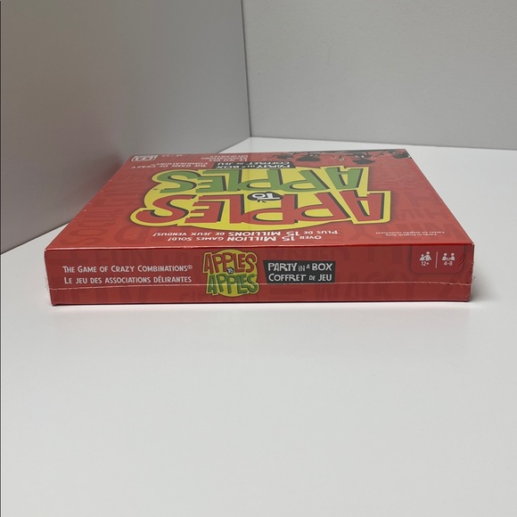 Apples to Apples Party Box - Picture 3 of 4